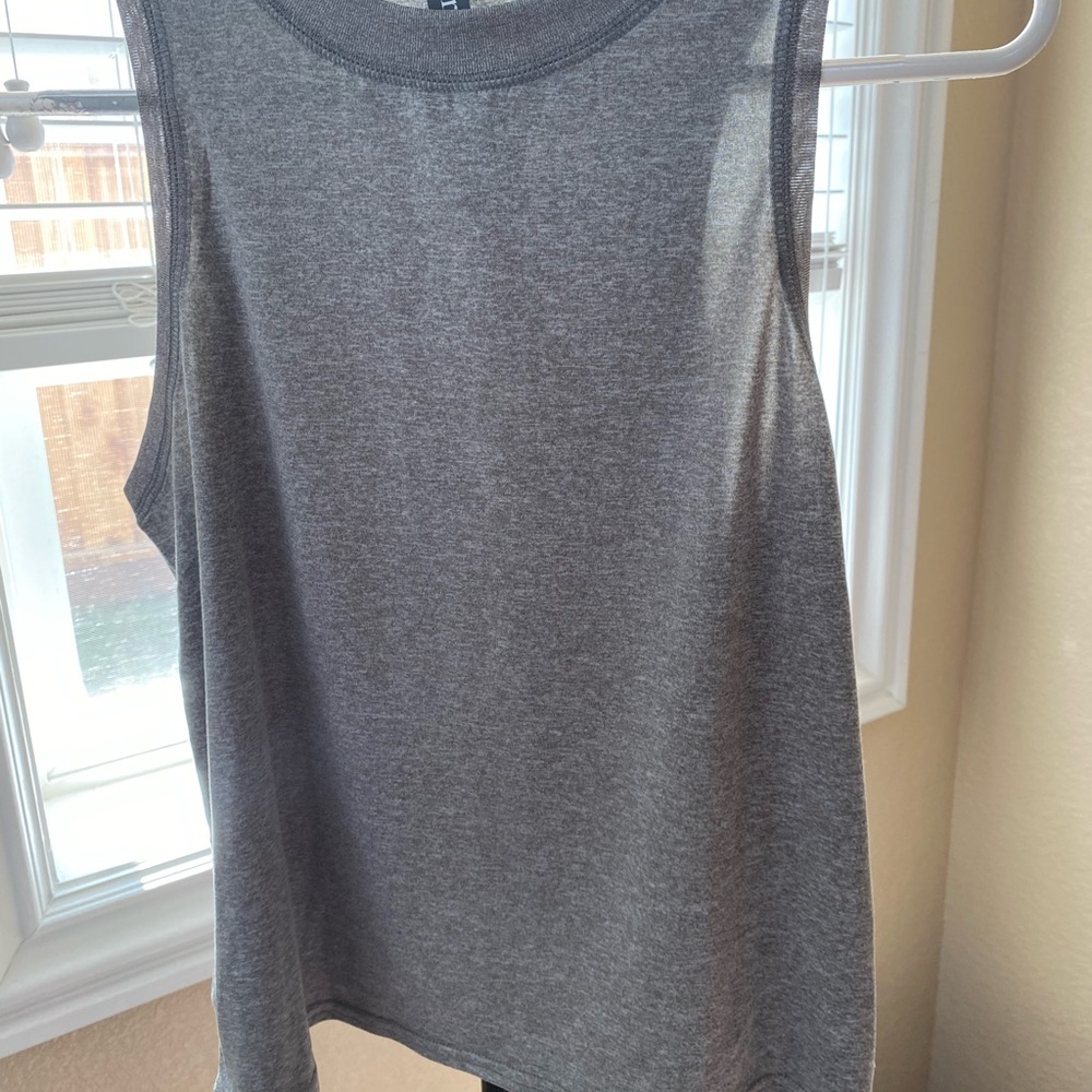 Vuori women’s tank top size small